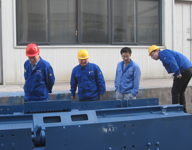 熱烈祝賀煤專公司“出口越南罐籠”、“沙爾夫軌道”兩大國際項(xiàng)目按期交付，“兩提一?！被顒?dòng)圓滿結(jié)束